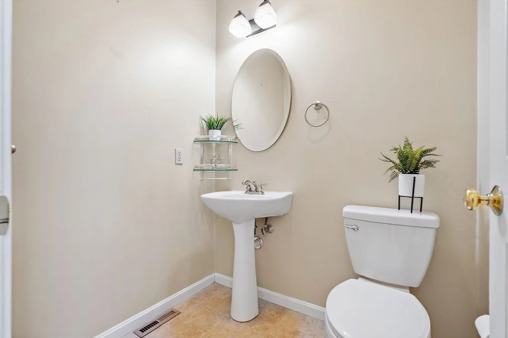 Photo of 15 Winterberry Dr
