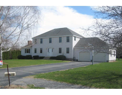 Photo of 14 Mathieu Dr