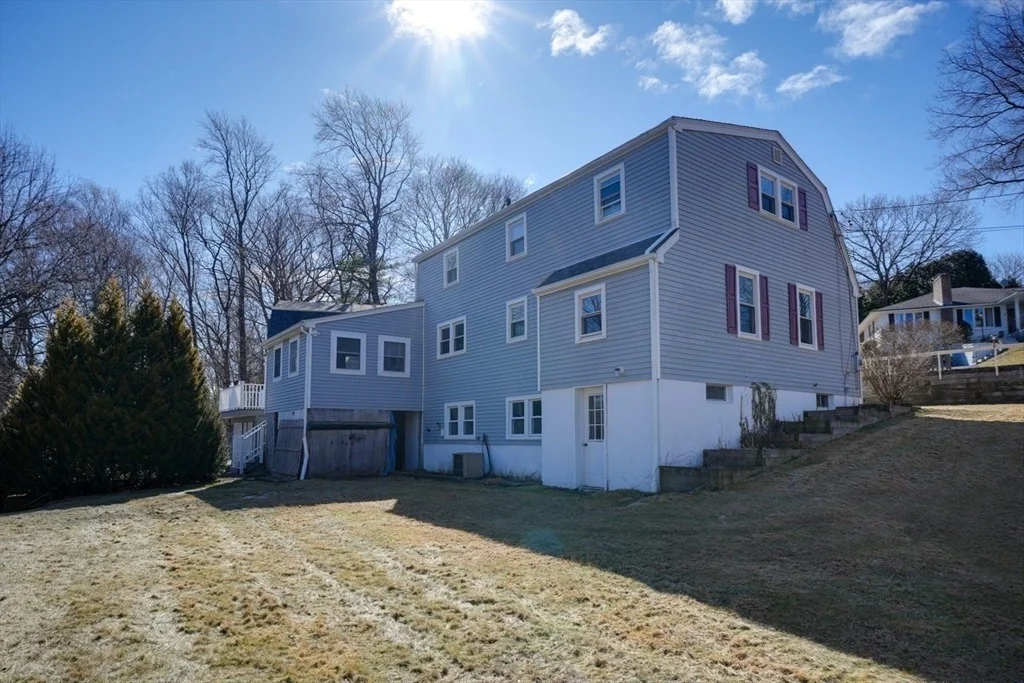 Photo of 8 Crestview Dr