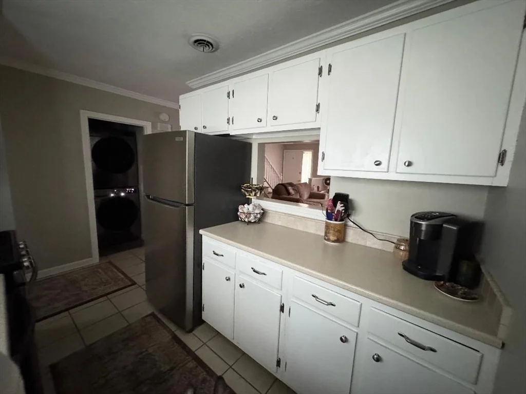 Photo of Unit D at 1 Markham Circle