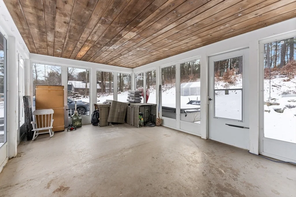 Photo of 1180 Calkins Rd