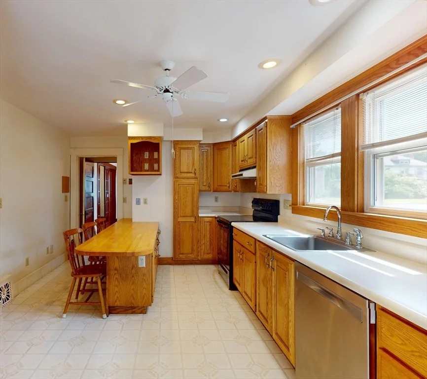 Photo of 4 Davis St
