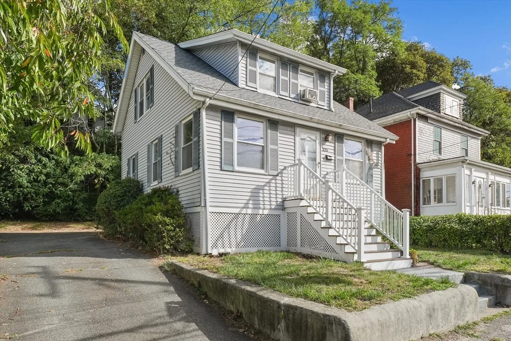 Photo of 335 Lincoln Ave