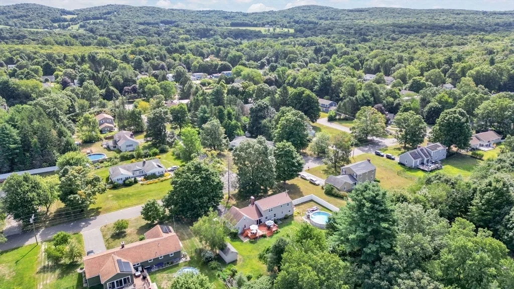 Photo of 9 Longview Dr