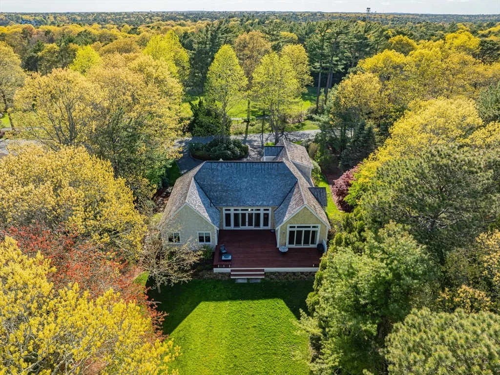 Photo of 131 Dunrobin Road