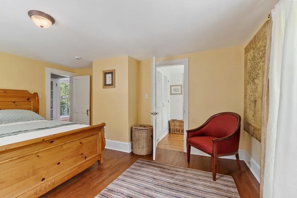 Photo of 1255 Washington Street