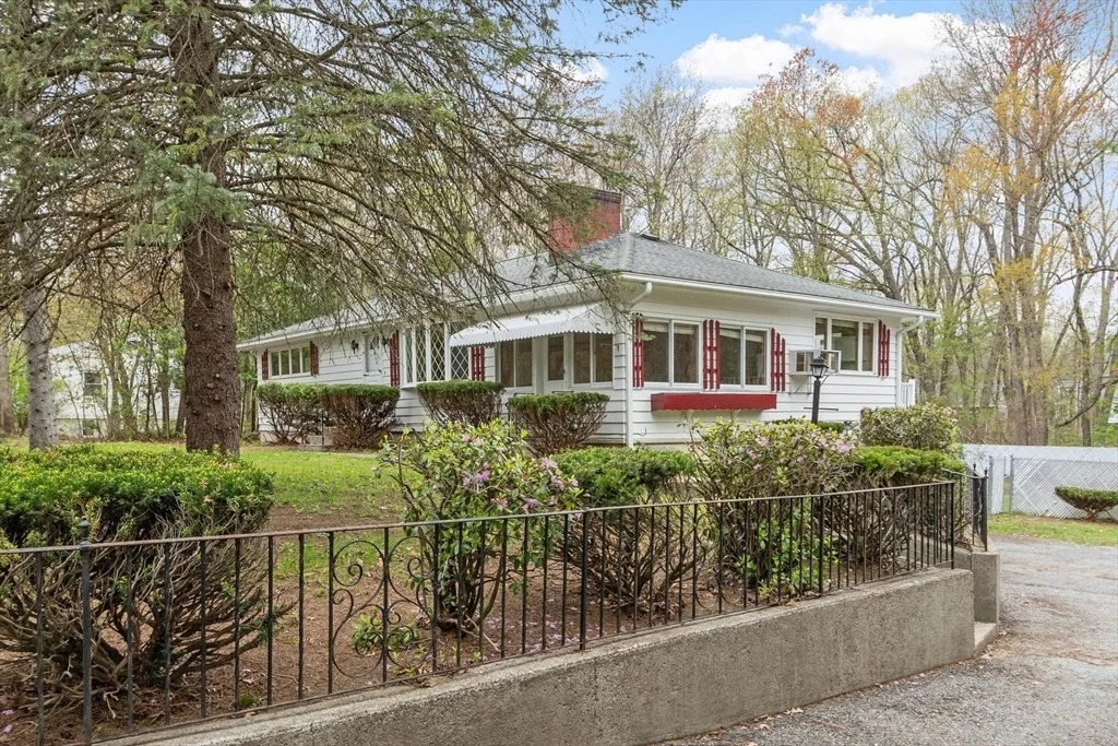 Photo of 108 Lowell Rd