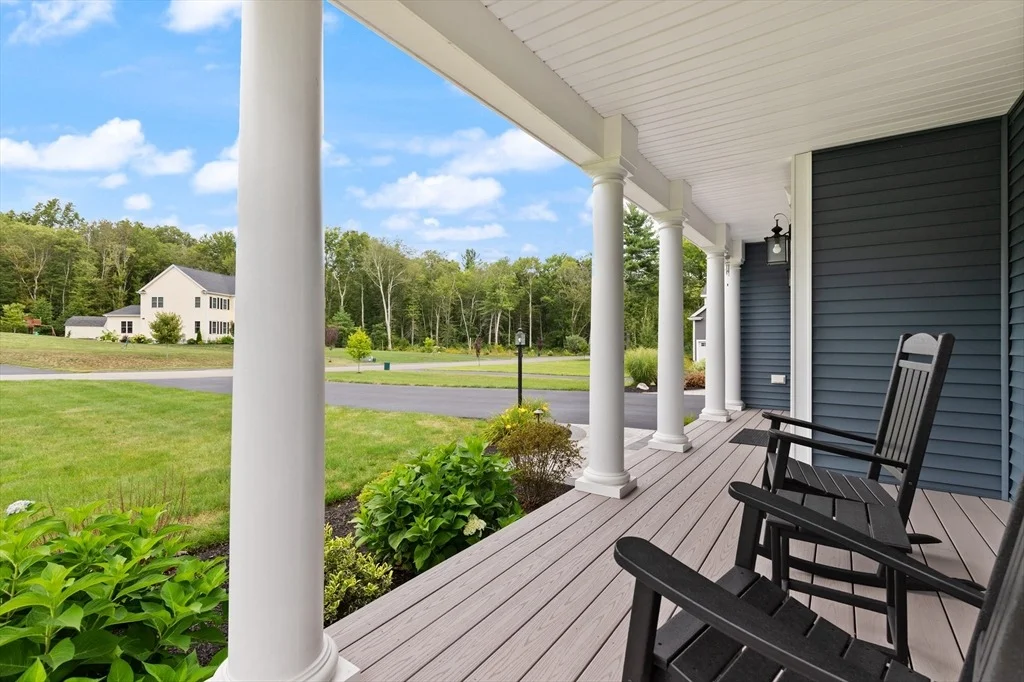 Photo of 10 Applewood Ln