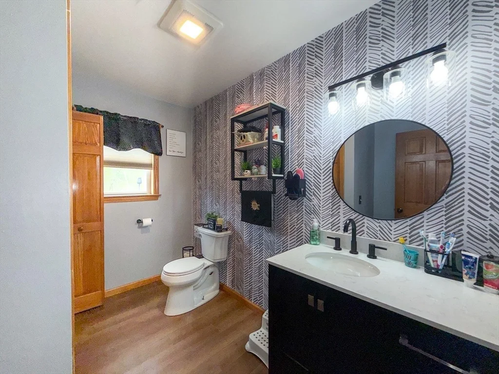 Photo of 261 Greenwich Rd