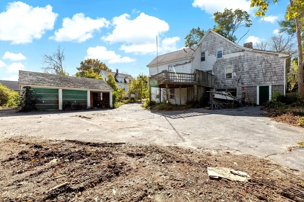 Photo of 437 Main St