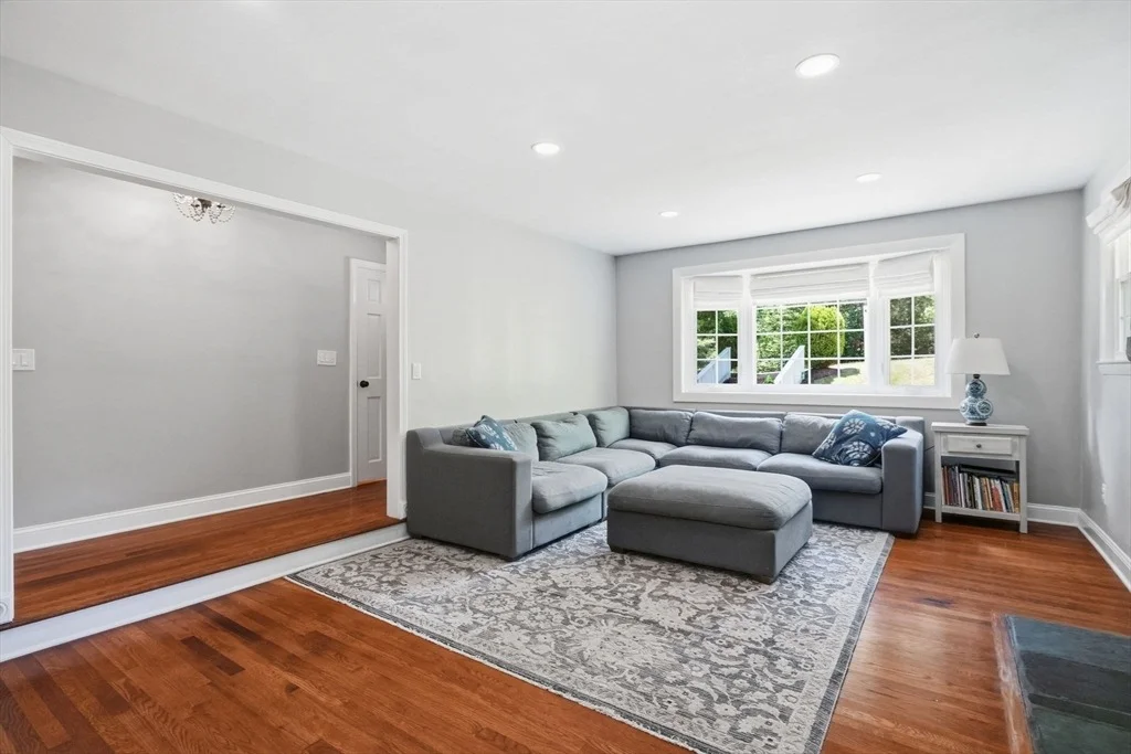 Photo of 5 Stanford Dr