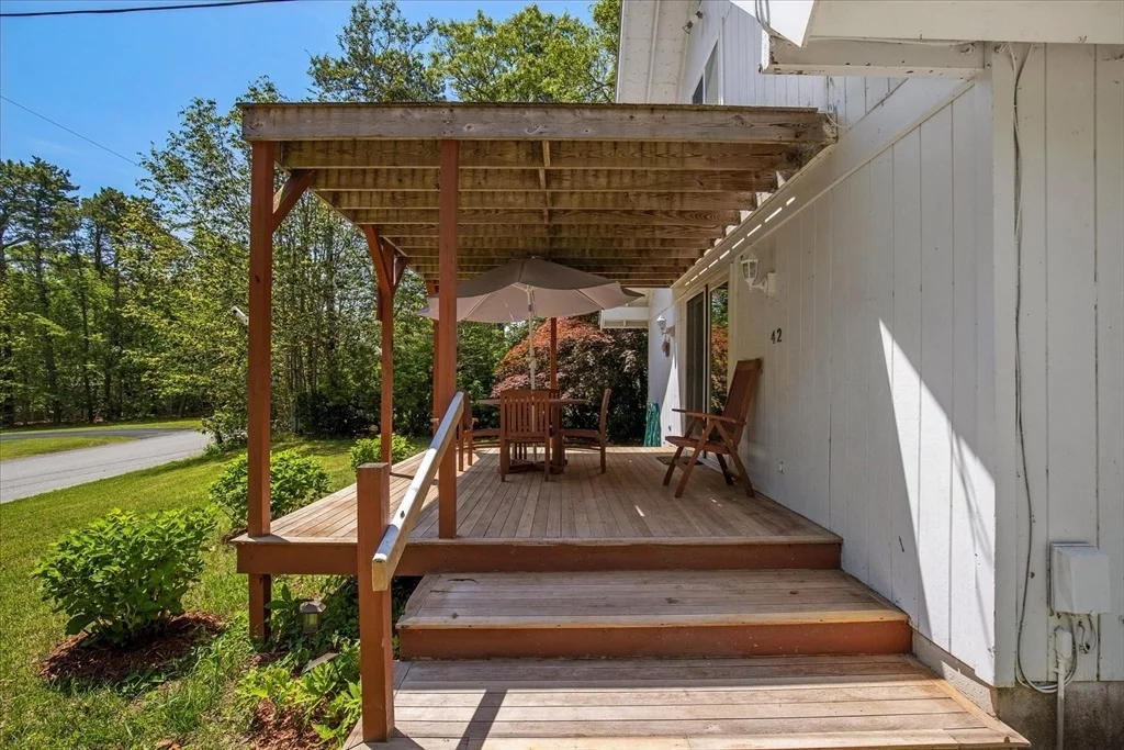 Photo of 42 Beechwood Dr
