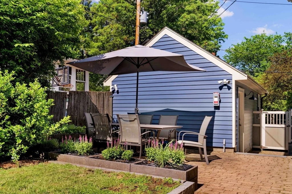 Photo of 2 Maple Pl