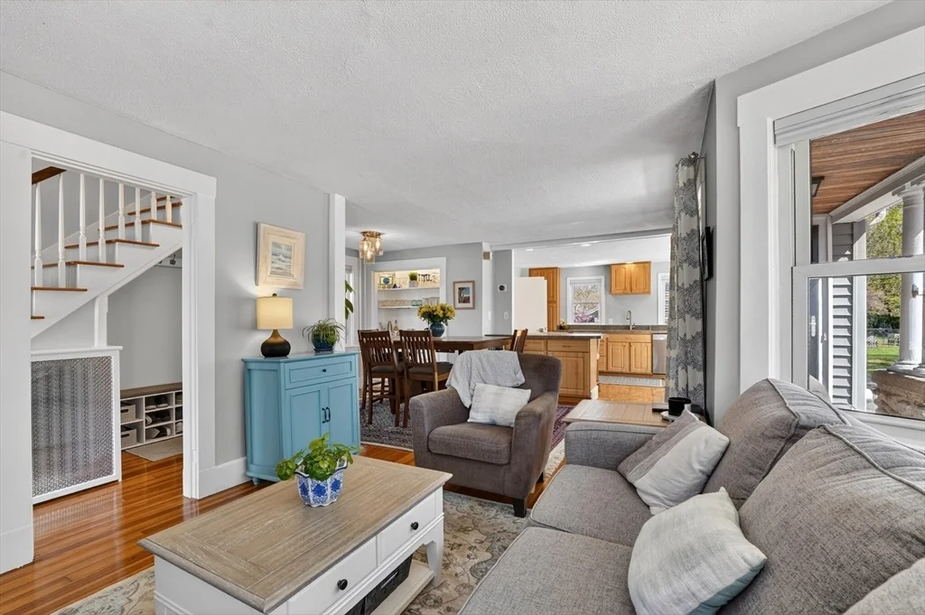 Photo of 4 Lakeside Drive