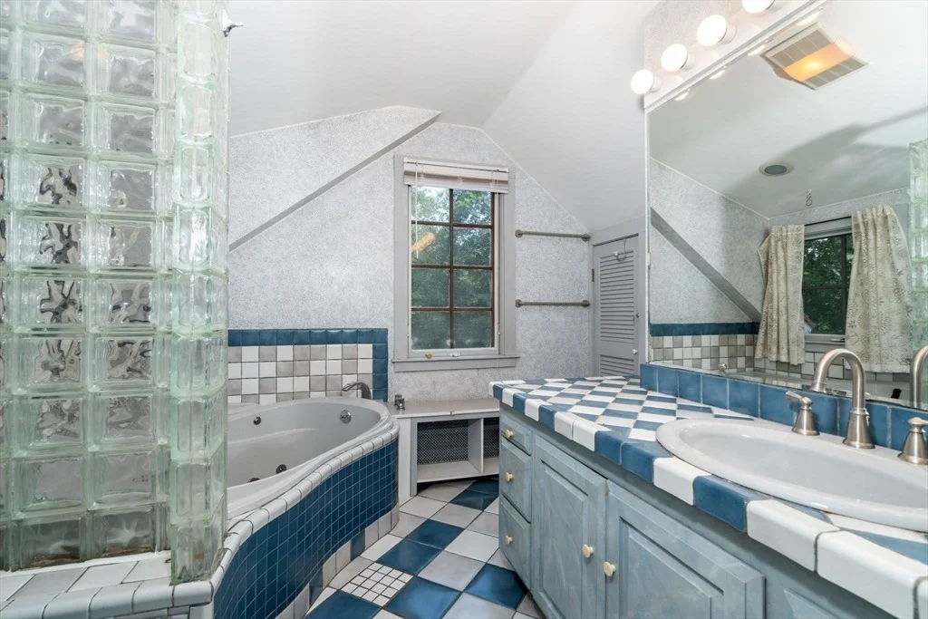Photo of 120 Summer St