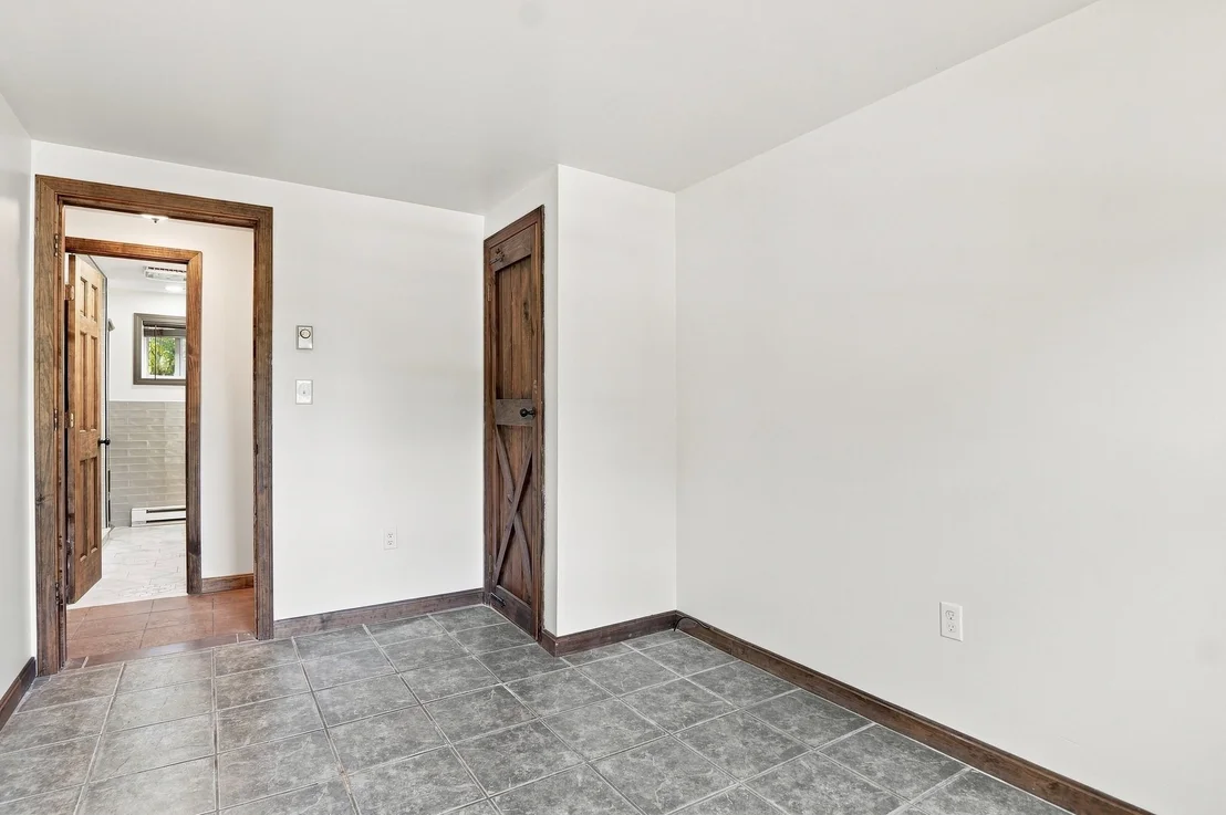 Photo of 65 Paris Avenue