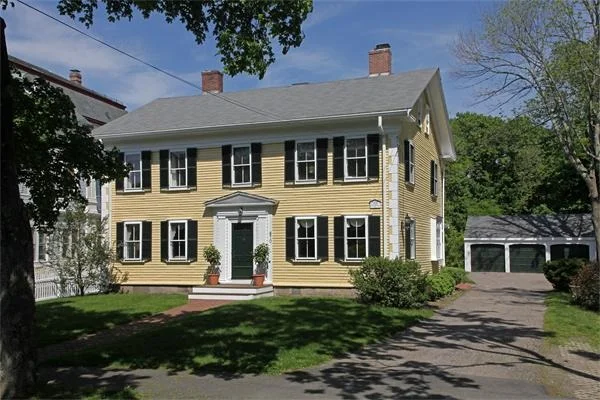 Photo of 670 Main Street