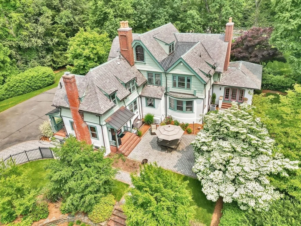 Photo of 135 Forest Glen Rd