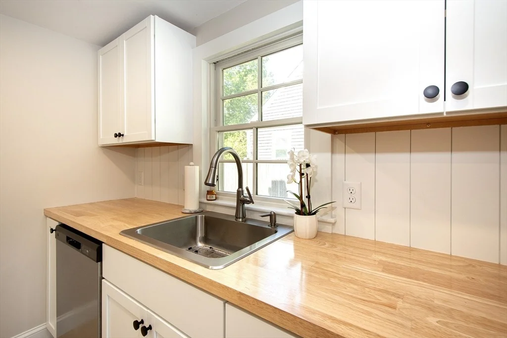 Photo of 90 Colonial Rd