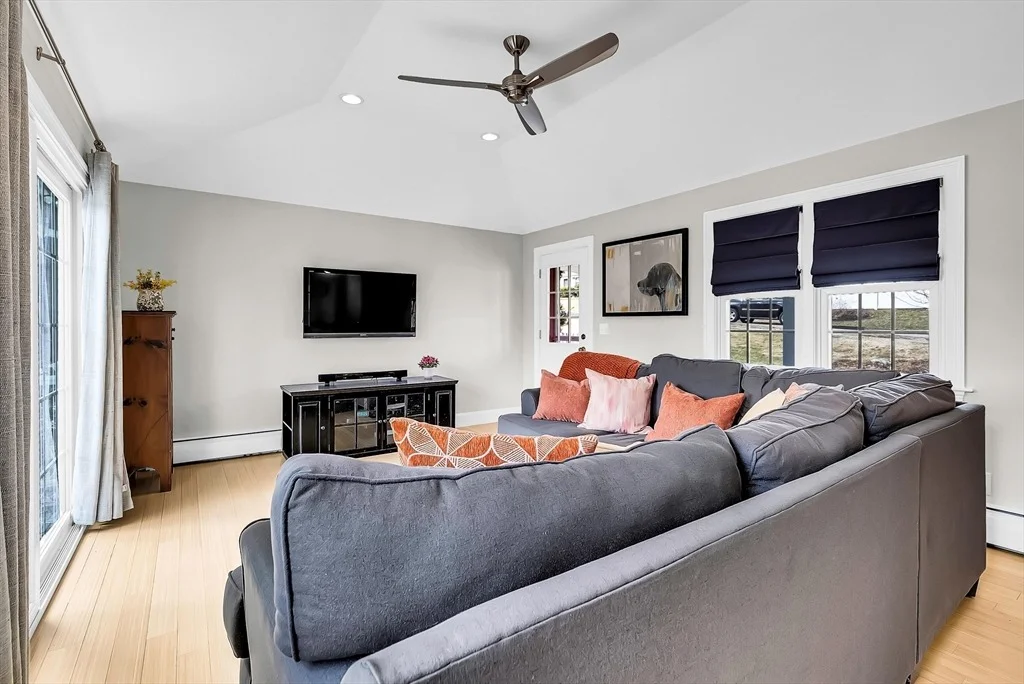 Photo of 2 Juniper Cir