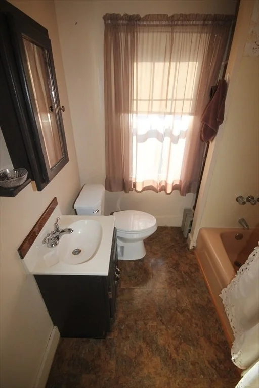 Photo of 105 Warfield Avenue