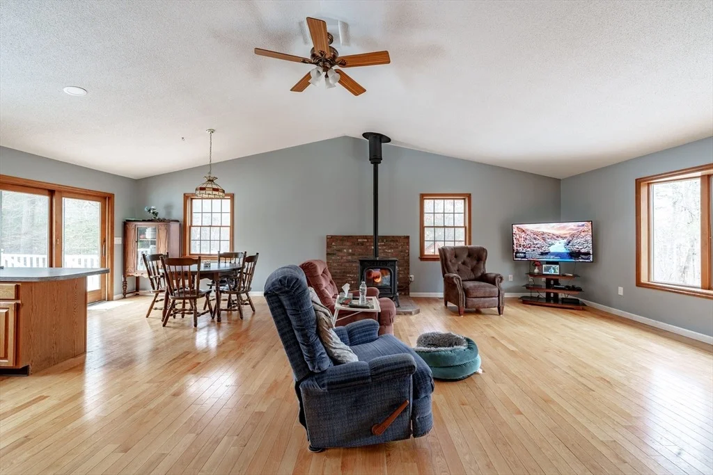 Photo of 76 Coffey Hill Rd