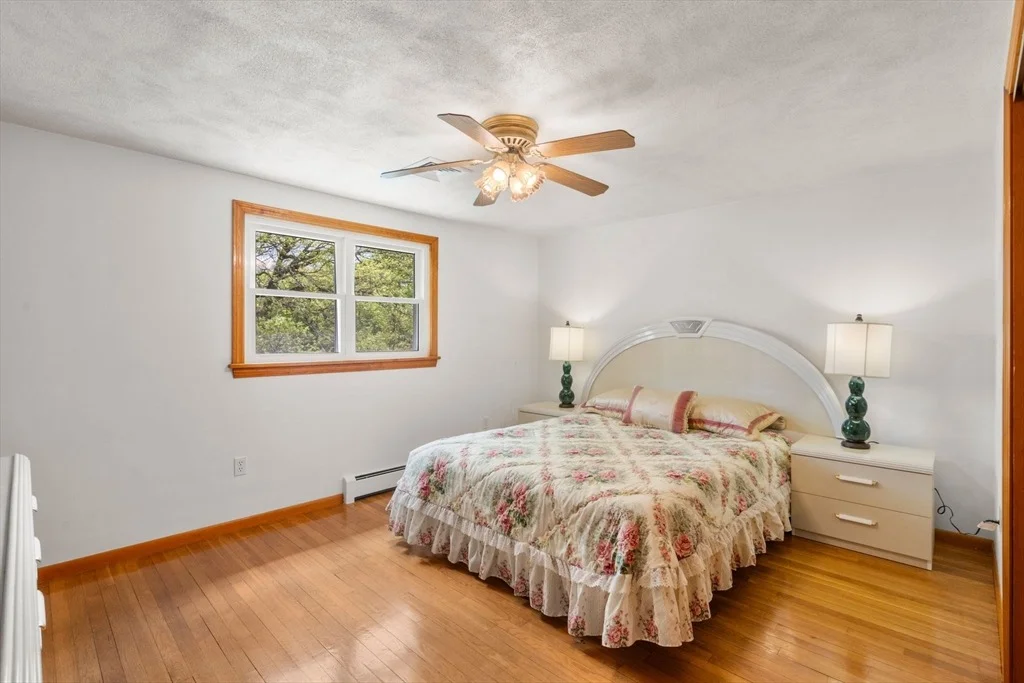 Photo of 16 Fieldstone Dr