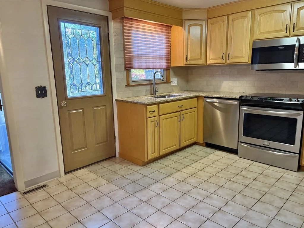 Photo of 121 West Meadowview Road