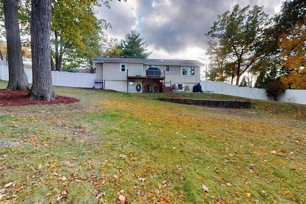 Photo of 1393 Trapelo Road