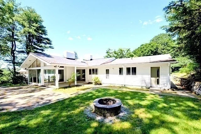 Photo of 40 Woodfall Rd