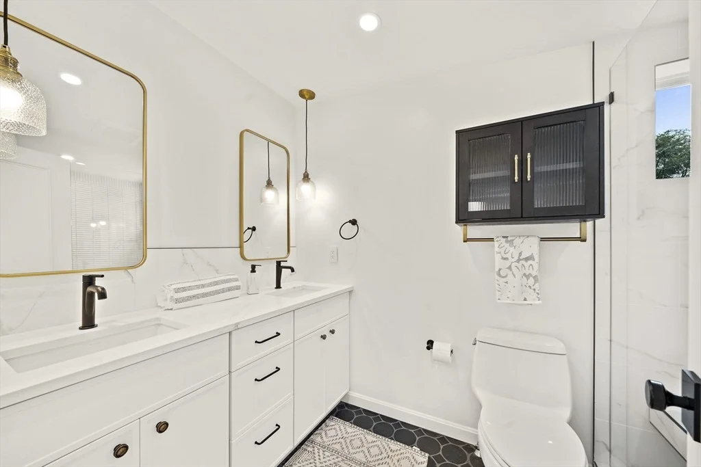 Photo of 5 Leroy Road