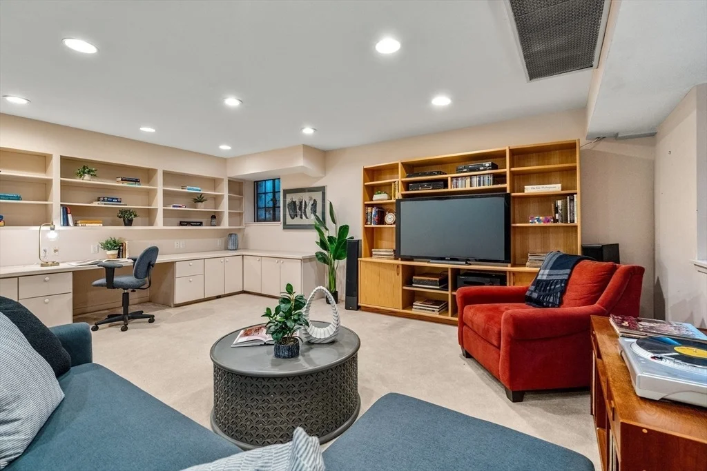 Photo of 8 Penniman Road