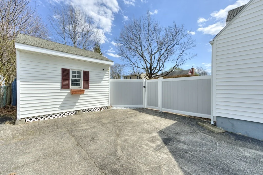 Photo of 443 Burncoat St