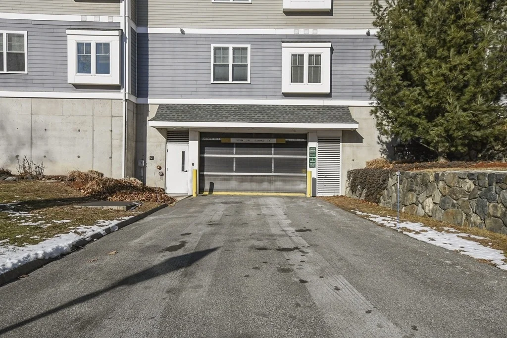 Photo of Unit 1010 at 39 Taylor Drive