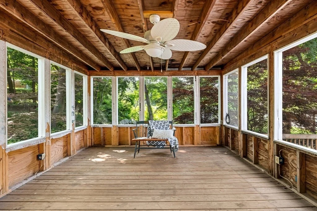 Photo of 89 W Meadow Rd