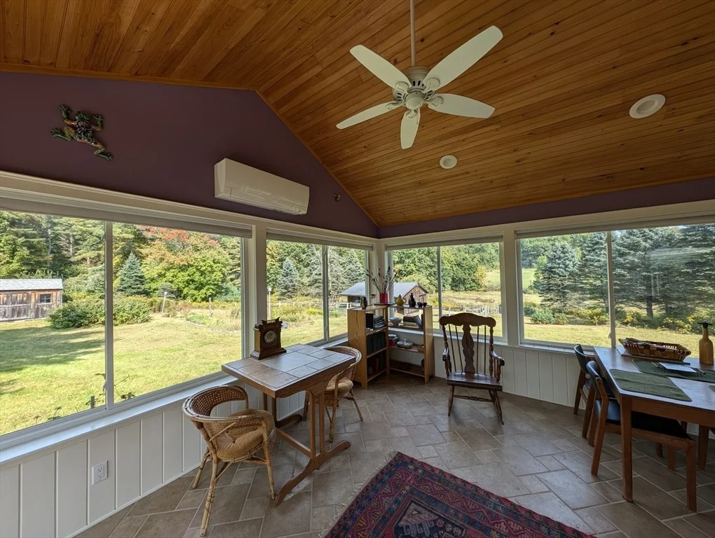 Photo of 504 Lampblack Rd