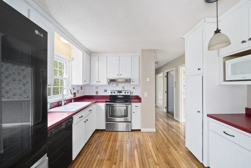 Photo of 40 Longwater Dr