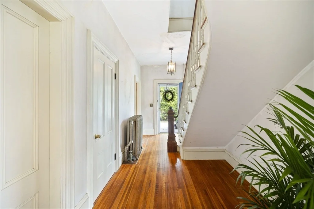 Photo of 327 East St