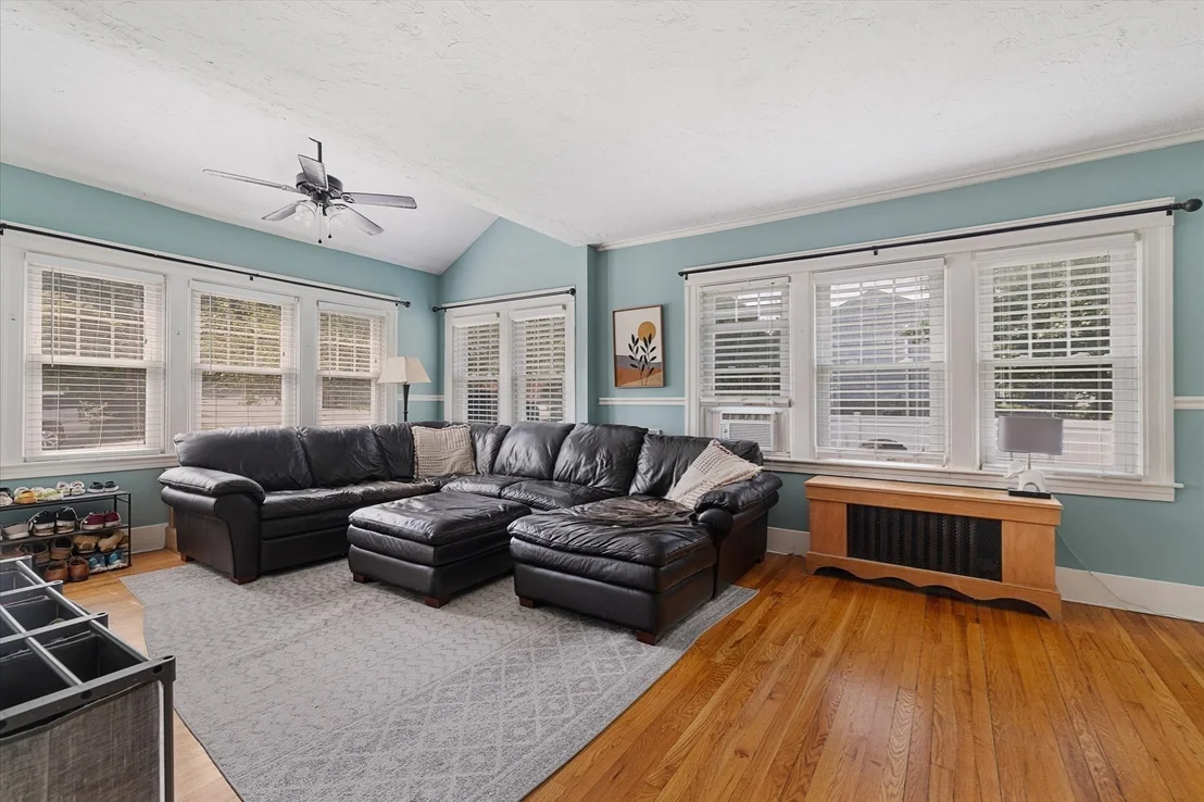 Photo of 22 Oneida