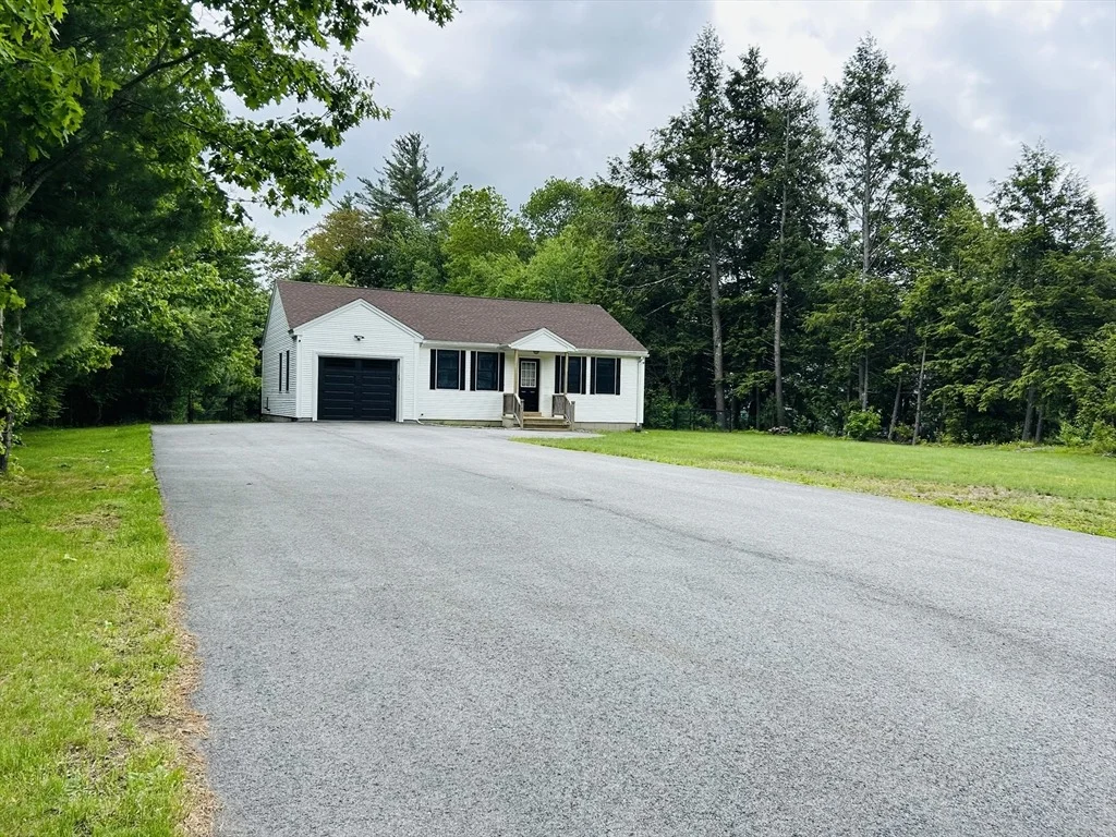 Photo of 32 Sandy Pine Rd