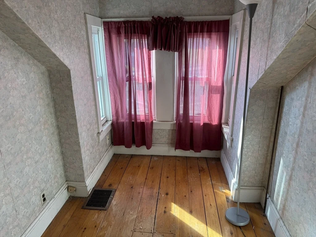Photo of 100 Poplar St