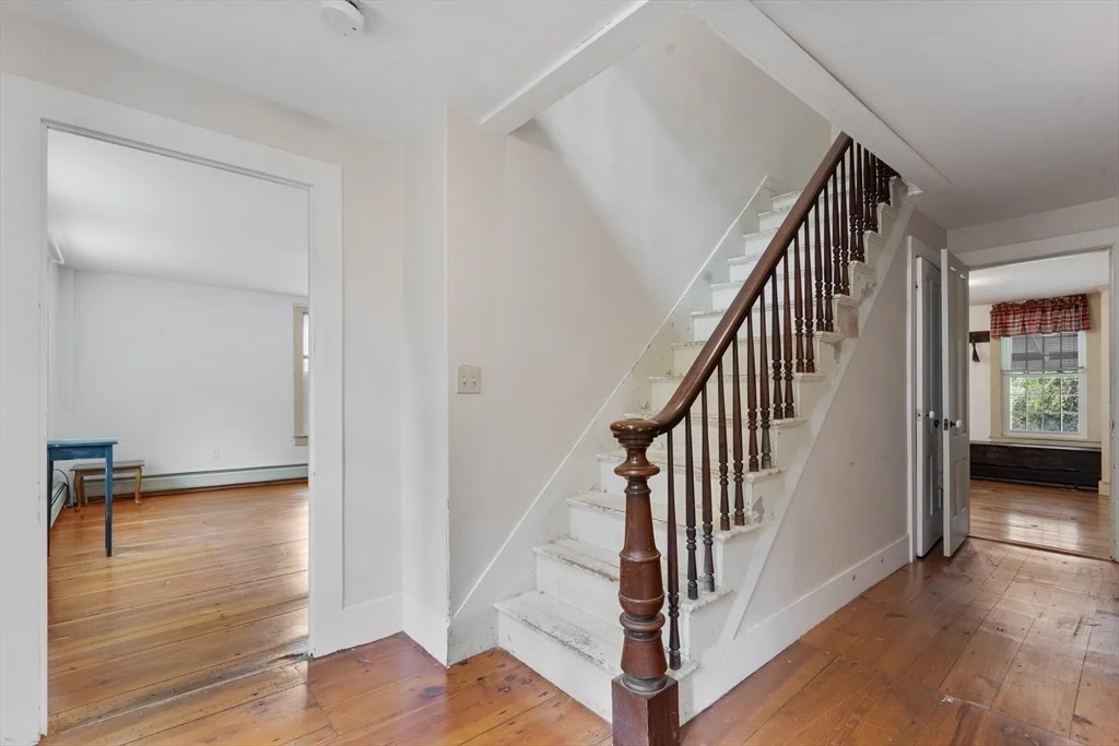 Photo of 340 Sturbridge Rd