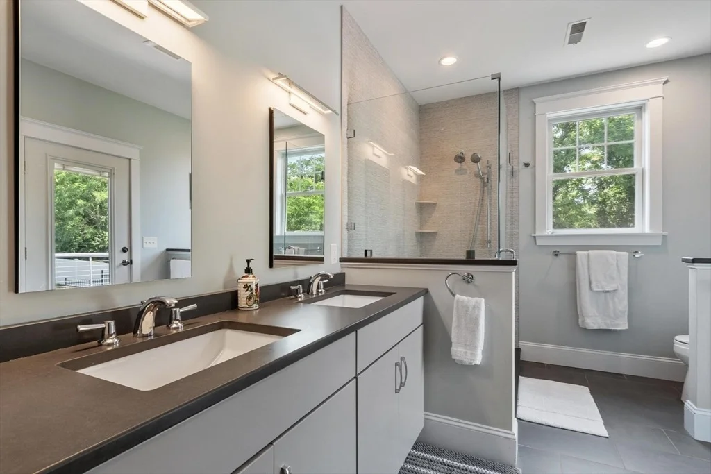 Photo of 7 Bridle Spur Ln