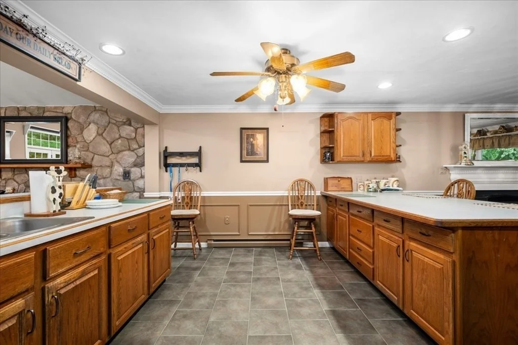 Photo of 11 Riverside Dr