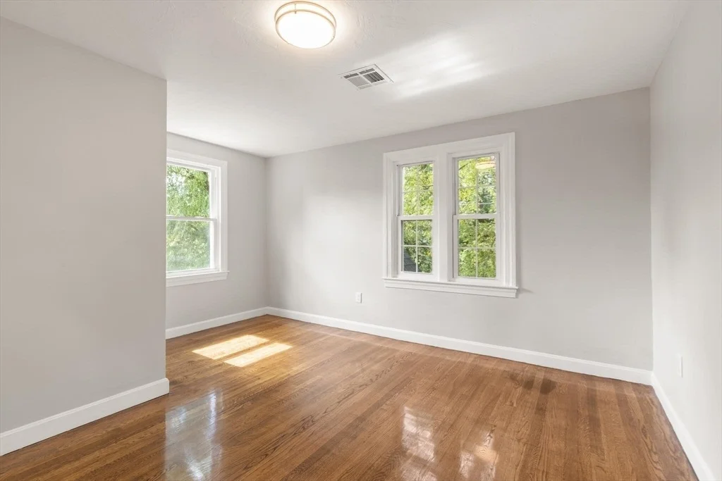 Photo of 129 Maple Ave