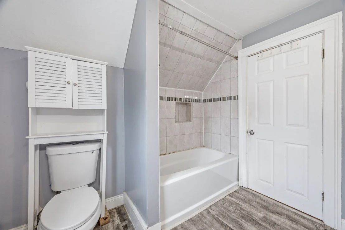 Photo of 27 Houston Pl