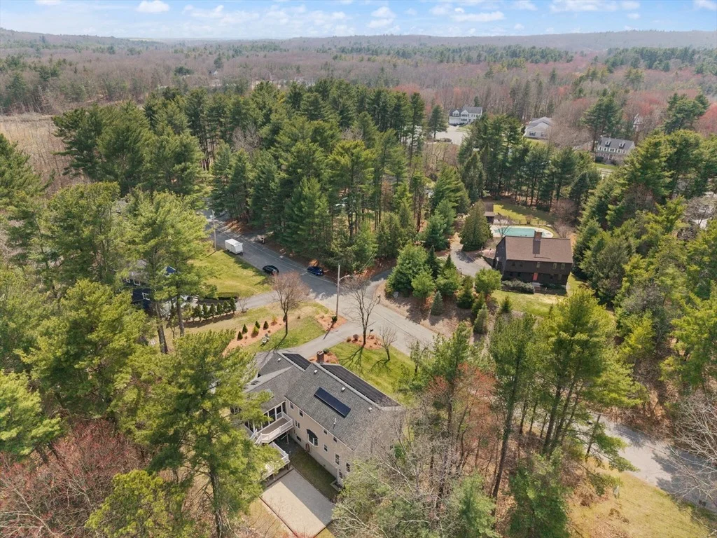 Photo of 35 Meadowbrook Dr