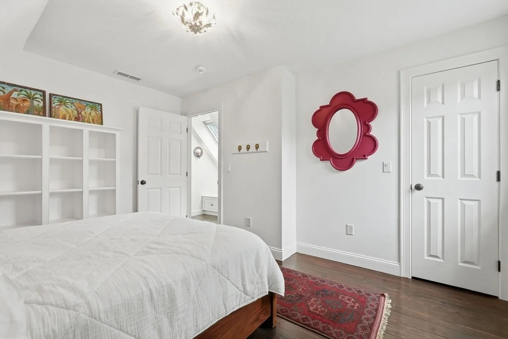 Photo of 281 Leverett Rd