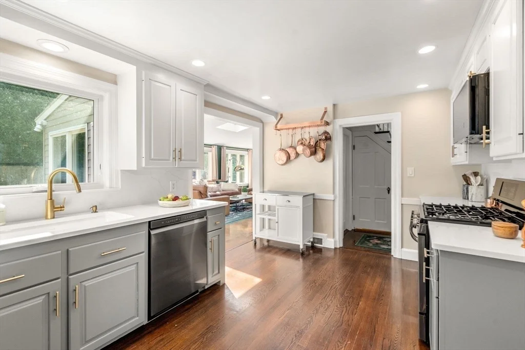 Photo of 52 Beaufort Ave
