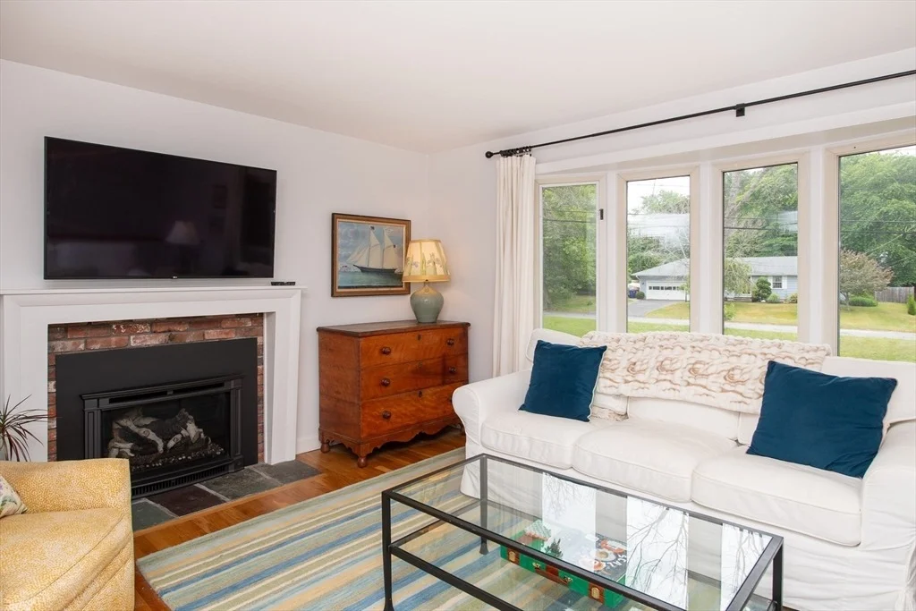 Photo of 12 Brook Dr